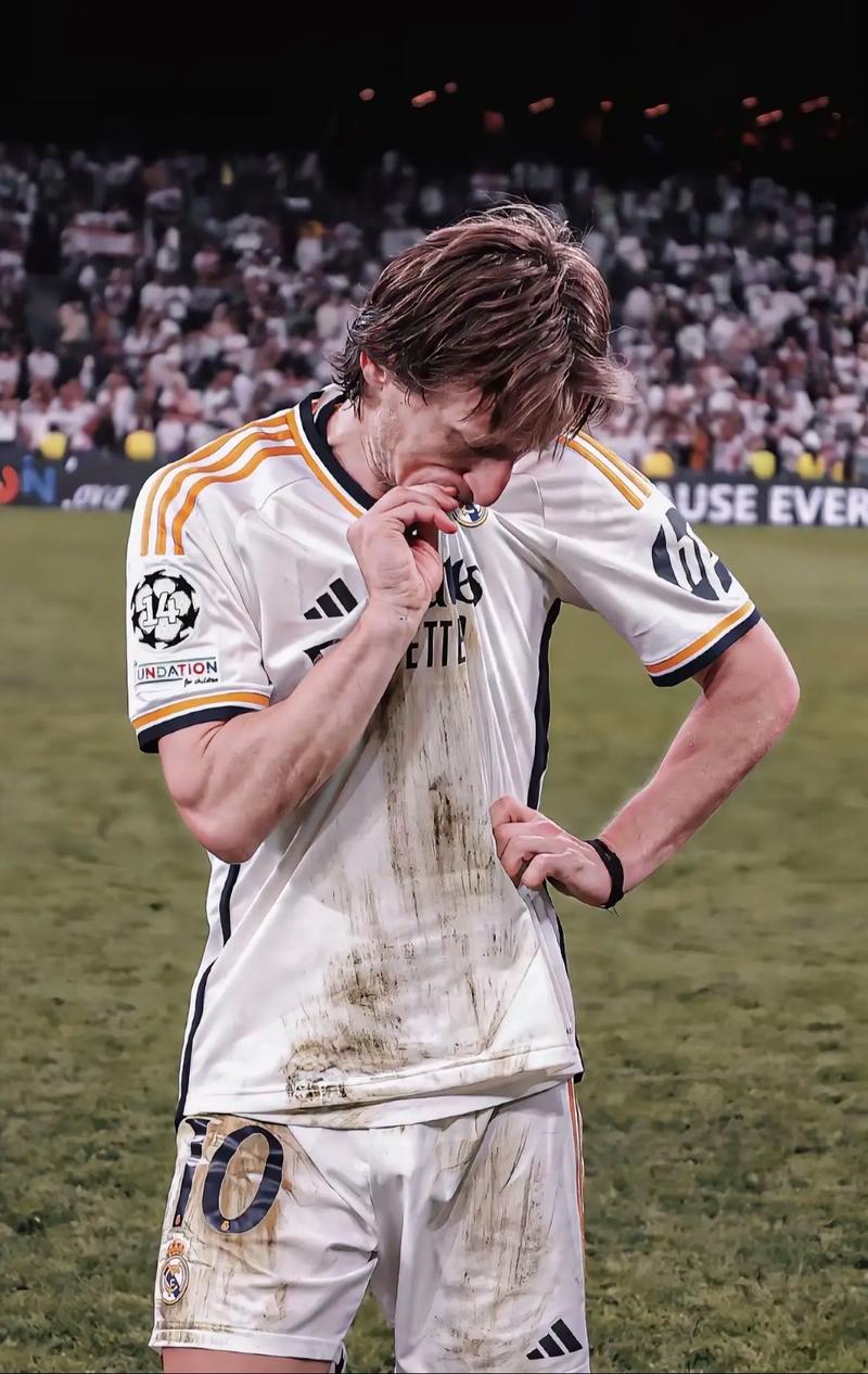 西甲综合：皇马逆转比利亚雷亚尔暂登榜首